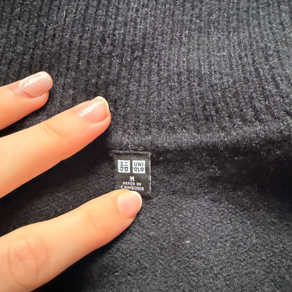 Alpaca Wool Black Women's Turtleneck Sweater - Picture 4 of 4